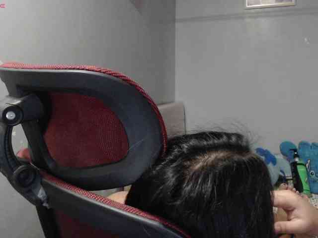 BubbleButtPinay webcam
