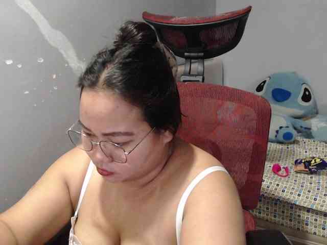 BubbleButtPinay webcam