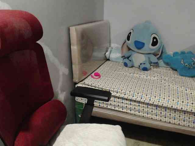 BubbleButtPinay webcam