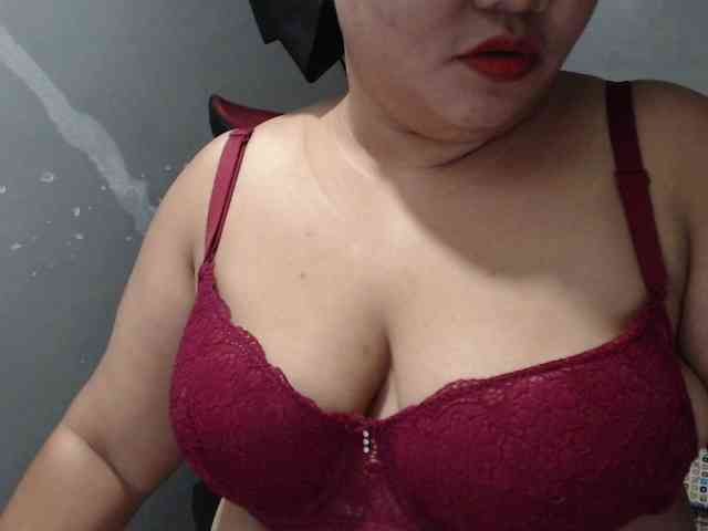 BubbleButtPinay webcam