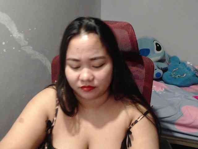 Model: BubbleButtPinay