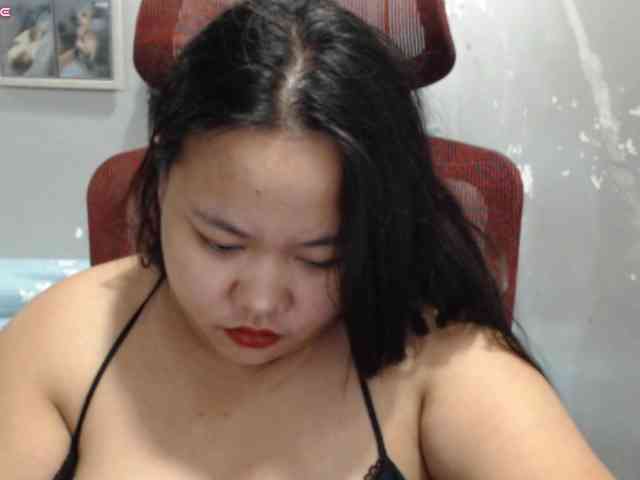 Model: BubbleButtPinay