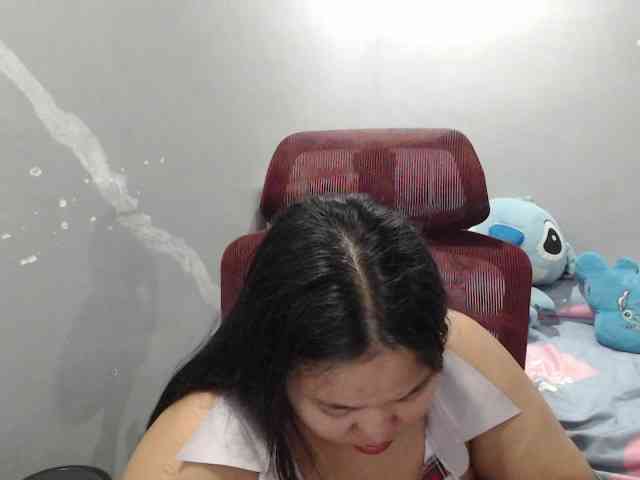 BubbleButtPinay webcam