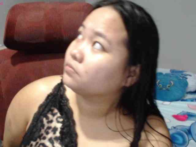BubbleButtPinay webcam