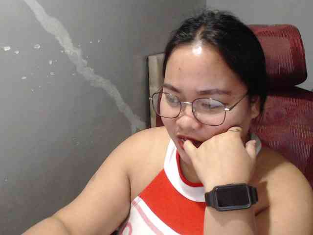 BubbleButtPinay webcam