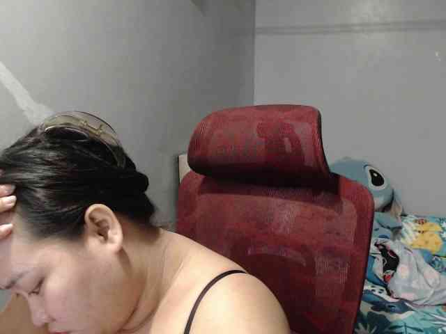 BubbleButtPinay webcam