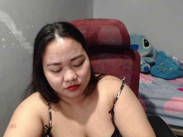 Model: BubbleButtPinay