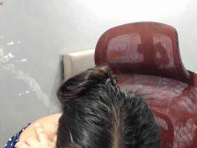 BubbleButtPinay webcam