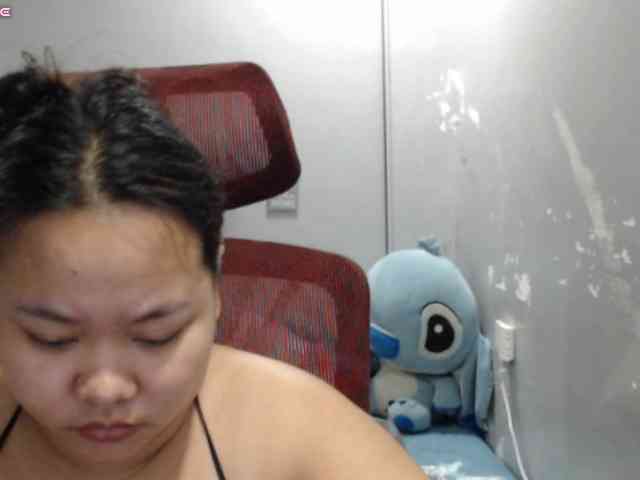 Model: BubbleButtPinay