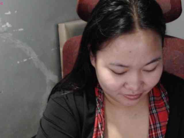 BubbleButtPinay webcam