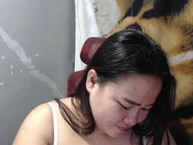 BubbleButtPinay webcam