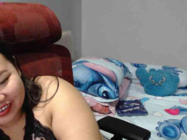 BubbleButtPinay webcam