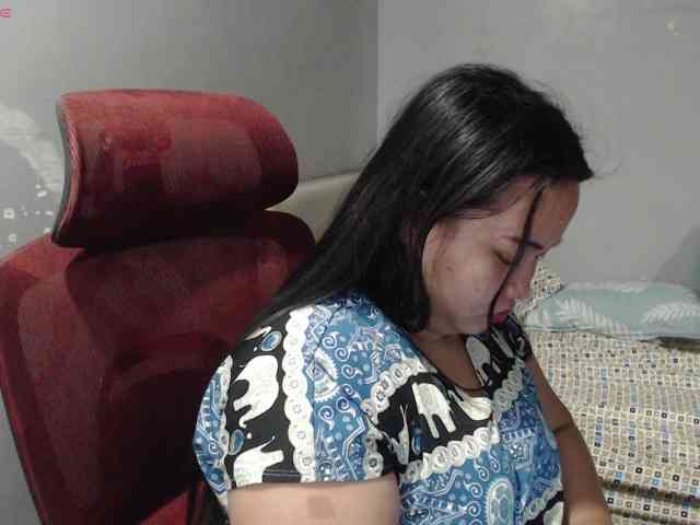 BubbleButtPinay webcam