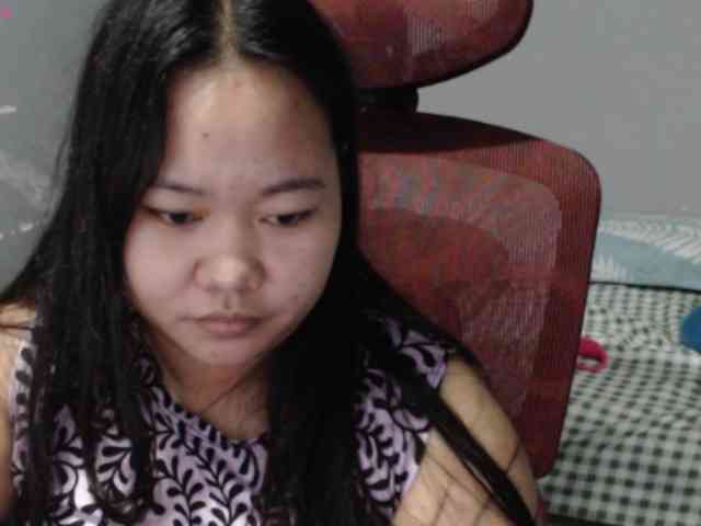 BubbleButtPinay webcam