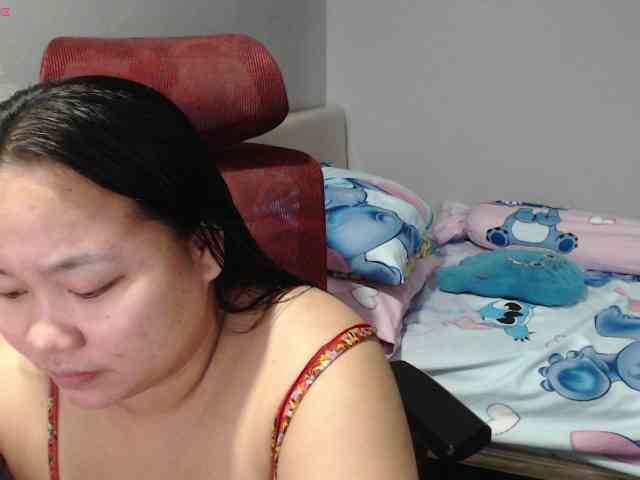BubbleButtPinay webcam