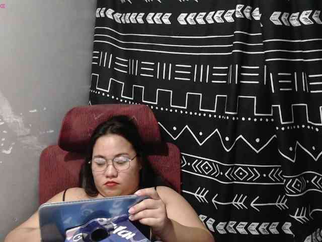 BubbleButtPinay webcam