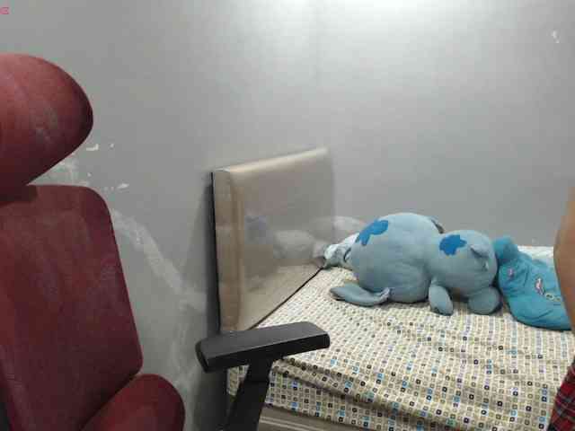 BubbleButtPinay webcam