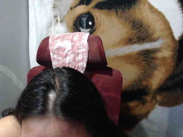BubbleButtPinay webcam