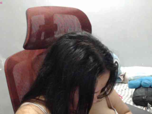 BubbleButtPinay webcam