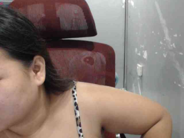 Model: BubbleButtPinay