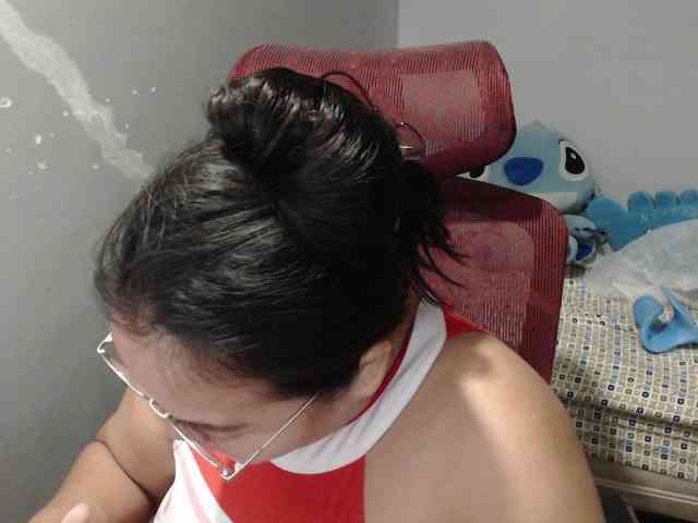 BubbleButtPinay webcam