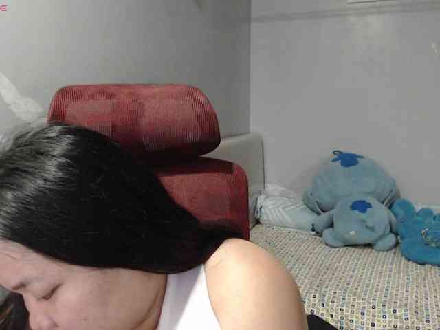 BubbleButtPinay webcam
