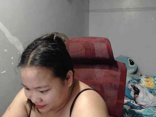 BubbleButtPinay webcam
