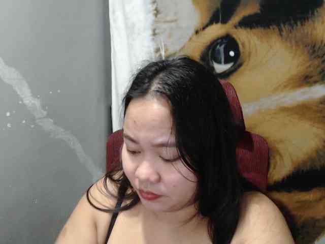 BubbleButtPinay webcam