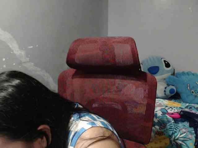 BubbleButtPinay webcam