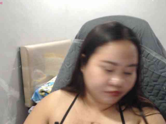 BubbleButtPinay webcam