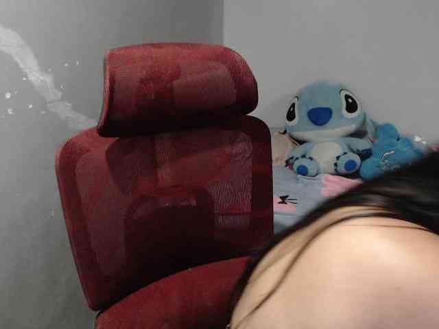 BubbleButtPinay webcam