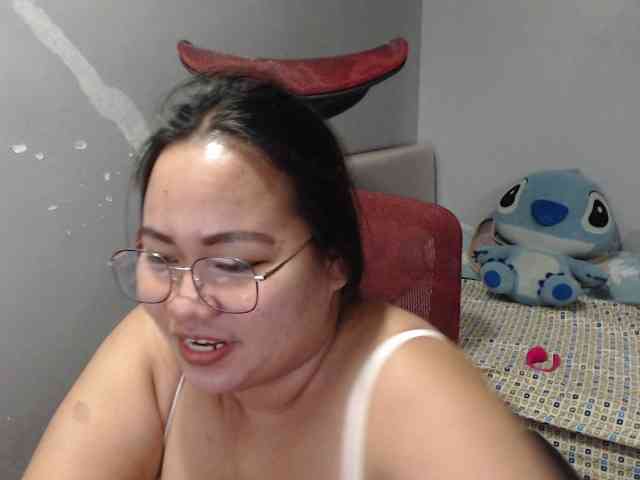 BubbleButtPinay webcam