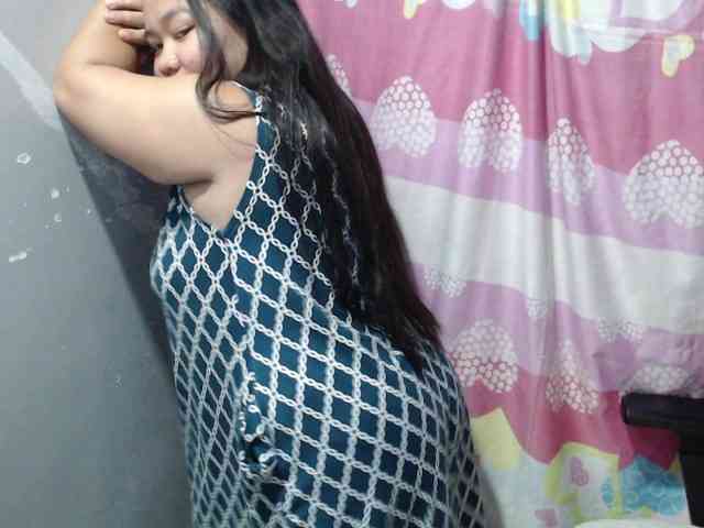 BubbleButtPinay webcam
