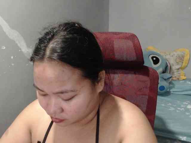 BubbleButtPinay webcam