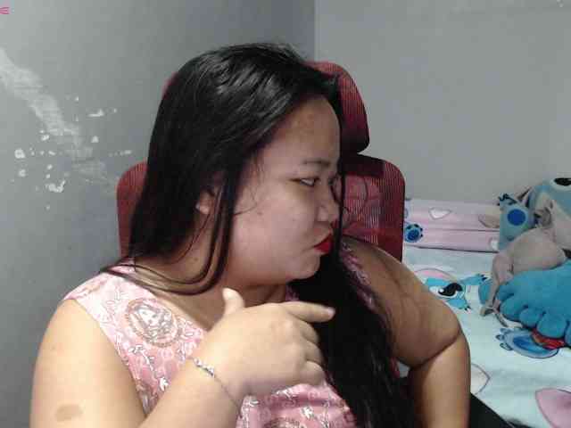 BubbleButtPinay webcam