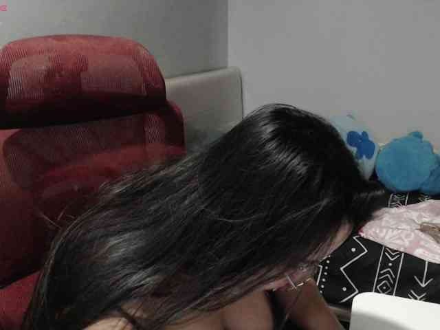 BubbleButtPinay webcam