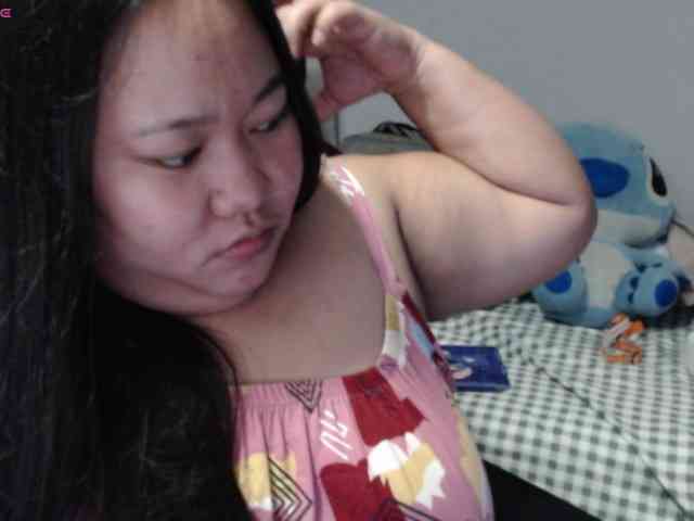 BubbleButtPinay webcam