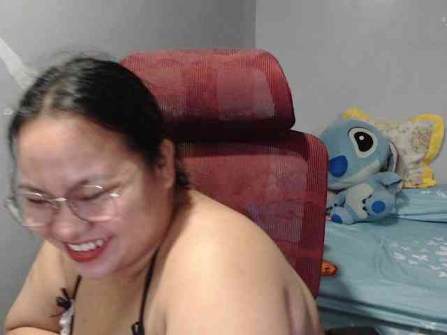 BubbleButtPinay webcam