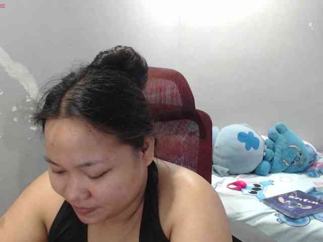 BubbleButtPinay webcam