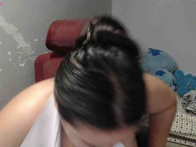 BubbleButtPinay webcam