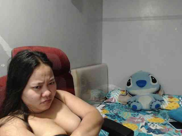 BubbleButtPinay webcam