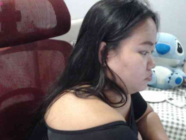 BubbleButtPinay webcam