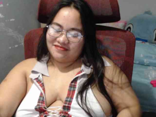 BubbleButtPinay webcam