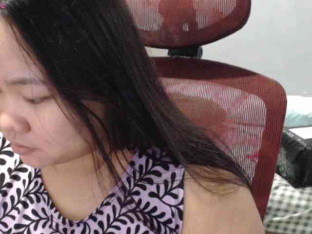 BubbleButtPinay webcam