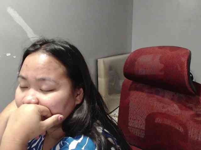 BubbleButtPinay webcam