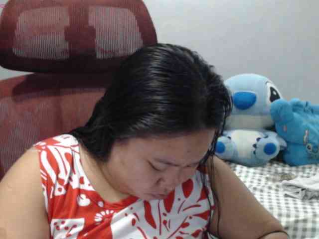 BubbleButtPinay webcam
