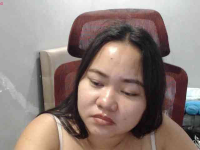 BubbleButtPinay webcam