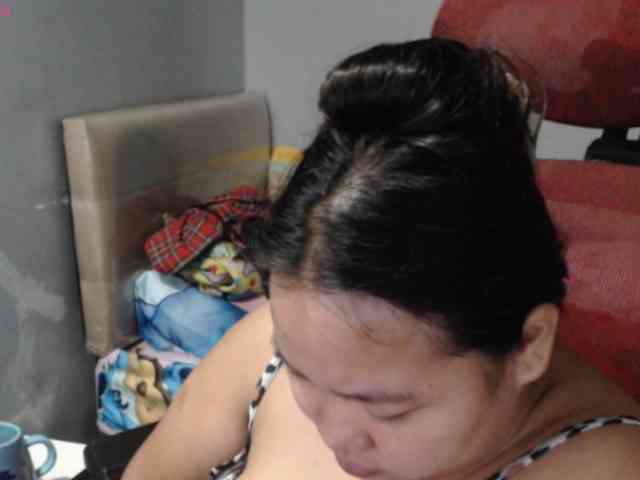 BubbleButtPinay webcam