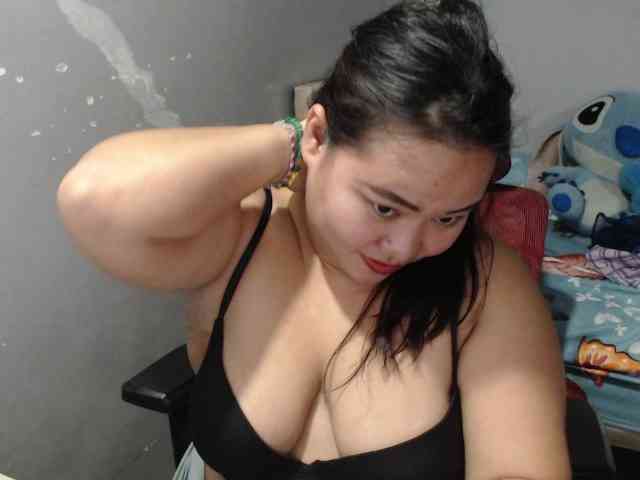 BubbleButtPinay webcam