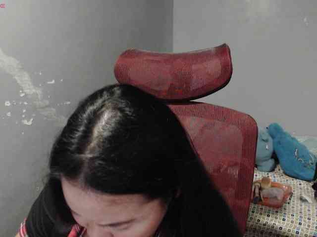 BubbleButtPinay webcam